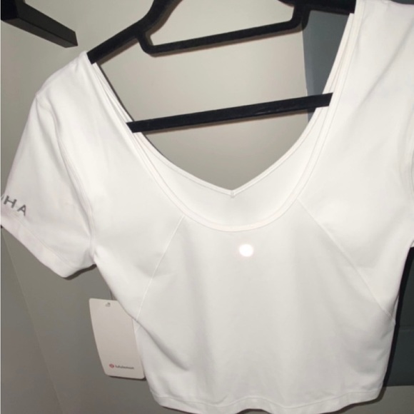 Lululemon Aloha Align Top RARE, NEW WITH TAGS! - Picture 3 of 4